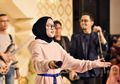 Malam-malam Parkir di Depan Rumah Nissa Sabyan, Ayus Kepergok Temui Haji Komar Sampai Tetangga Heran: Nggak Mungkin Bapaknya Nggak Tahu!
