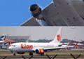 Kini Seluruh Seri 777 Buatannya Dikandangkan di Seluruh Dunia, Bulan Lalu Boeing Didenda Puluhan Triliun Rupiah untuk Kecelakaan yang Dipicu Seri Pesawat Berbeda