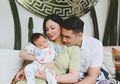 Tak Sekadar Menemani, Asmirandah Ngaku Bangga dengan Sang Putri yang Sanggup Tummy Time, Ternyata Ini 4 Manfaatnya untuk Anak Perempuan Jonas Rivanno Itu
