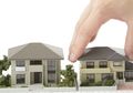 Lebih Untung Mana, Jual Beli Properti Lewat Agen atau Sendiri?