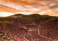 Sang Pejalan Terakhir Larung Gar, Biara Teragung Buddha Tibet
