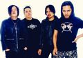 Gala Premiere "Gelora: Magnumentary of Gedung Saparua" Dimeriahkan Aksi Panggung Koil dan /rif