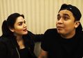 Ayah Mantan Kekasihnya Meninggal Dunia, Billy Syahputra Terlihat Datang Melayat dan Beri Kekuatan untuk Hilda Vitria