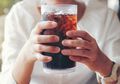 Dampak Minum Soda untuk Kesehatan Tubuh: dari Otak Hingga Tulang