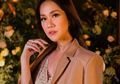 Pamer Paha Mulus Hingga Pakai Kalung Rantai, Bunga Citra Lestari Langsung Ditodong Jadian Sama Ariel NOAH: Gas Om Jangan Kelamaan!