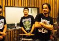 Cadas! Begini Aksi Live Rey 'KPR' Bareng Band Stoner Shovelhead