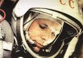 Terjun Gunakan Parasut, Begini saat Yuri Gagarin Akhirnya Mendarat di Bumi, Orang Pertama yang Berhasil Meluncur ke Luar Angkasa Ini sampai Bikin Ketakutan Istri Penjaga Hutan!