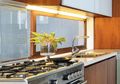 Mengatur Unsur Api dan Air di Dapur ala Feng Shui agar Sejahtera