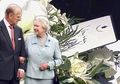 Hatinya Hancur Ditinggal Sang Kekasih Hati untuk Selama-lamanya, Ratu Elizabeth Kenang Masa Pacaran dengan Selipkan Surat Cinta di Peti Mati Pangeran Philip, Terungkap Panggilan Sayang dari Duke of Edinburg