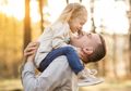 Jangan Sepelekan Peran Dads Dalam Tumbuh Kembang Anak, Coba Solusi Ini Untuk Kompak Bersama Moms Untuk Jadi Orangtua yang Lebih Baik