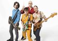 Weezer Sindir Pitchfork Lewat Single Terbaru , 'Tell Me What You Want'