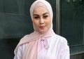Seolah Buktikan Dirinya Sudah Tobat dan Tak Lagi Pamerkan Harta Sang Suami, Jennifer Dunn Legowo Diajak Faisal Harris Makan di Warung Pinggir Jalan