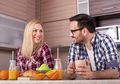 Hal Unik yang Dilakukan 3 Zodiak Ini Saat Sahur, Cancer Sibuk Kirimin Makanan ke Temannya!