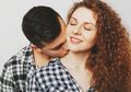 5 Cara Hilangkan Bekas Gigitan Cinta dari Pasangan, Biar Enggak Ketahuan Habis Berhubungan Intim!