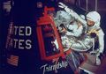John Glenn, Orang Amerika Pertama yang Mengitari Antariksa Bumi