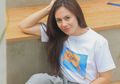 Pakai Baju Transparan Hingga Bra Terlihat, Wulan Guritno Malah Dipuji Total Oleh Netizen: Siapa Bilang Emak-emak Tidak Diminati?