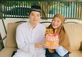 Layangkan Gugatan Cerai ke Putra Sulung Mendiang Ustaz Arifin Ilham, Intip Penampilan Larissa Chou dengan Outfit Hijab Bernuansa Pastel!