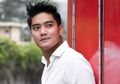 Nyindir nih? Boy William Tiba-tiba Foto di Depan Jet Pribadi dan Menulis Caption Ini: Biasanya yang Upload Foto Kemewahan Itu karena Aslinya Nggak Punya
