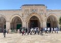 Terang-terangan Berkhianat, Kaum Ekstrimis Yahudi Israel Serbu Masjid Al-Aqsa Dibantu Polisi Israel