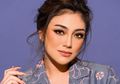 Dijepret Rio Motret Pamer Tato di Dekat Ketiak, Intip Tampilan Seksi Celine Evangelista yang Simpel Pakai Tank Top Putih Celana Jeans Sobek