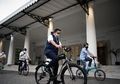 Hari Bersepeda Dunia: Anies Baswedan Ajak Warga DKI Gowes ke Kantor, Ini Manfaat bagi Kesehatan Tubuh!