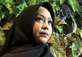 Sebelum Tahu Kabar Ayahnya Meninggal Dunia, Ria Ricis yang Berada di Daerah Tanpa Sinyal Megaku Dapat Bantuan dari Warga Desa hingga Anjing Liar, Sang YouTuber: Terimakasih Alam Semesta