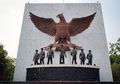 Penerapan Pancasila Sebagai Dasar Negara pada Masa Awal Kemerdekaan, Sempat Terjadi Beberapa Pemberontakan untuk Mengganti Pancasila