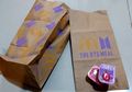 Gerai McD Disegel karena Kerumunan, Kantong Kertas Bekas BTS Meal Dijual Jutaan Rupiah