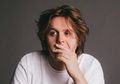 Lewis Capaldi Akan Rilis Film Dokumenter, Kisah Apa Yang Bakal Ia Ceritain?