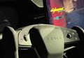 Elon Musk Hadirkan Cyberpunk 2077 di Tesla, Jadi Mobil Gaming Pertama!