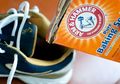 Tak Sengaja Menaburkan Baking Soda Ke Dalam Sepatu, Seorang Wanita Lompat Kegirangan Saat Rasakan Perubahan Luar Biasa Ini