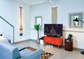 Pilih TV sesuai Kebutuhan, Apa Beda Basic TV dengan Smart TV?