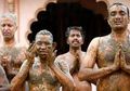 Warga India Lumuri Diri dengan Kotoran Sapi untuk Terapi Corona, Seorang Aktivis Ditahan Setelah Sebut 'Sains dan Akal Sehat' Adalah Obat Covid -19