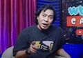 Awalnya Pengen Jadi Dokter tapi Malah Terjun ke Dunia Lawak, Siapa Sangka Komedian Ini Bisa Bangun Rumah Mewah, Mobilnya Berjejer Bak Showroom!