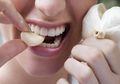Awalnya Terpaksa Kunyah Bawang Putih Mentah, Perempuan Ini Jadi Ketagihan dan Terkejut Sakit yang Dialaminya Ini Terlahan Sembut Tanpa Obat