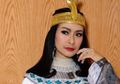 Iis Dahlia Tak Menampik Punya Koleksi Berlian di Rumah, Pantas Saja Ternyata Segini Gaji Sang Suami yang Disebut-sebut Melampaui Gaji Presiden!