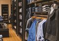 Mau Beli Barang KW Demi Outfit Keren? Coba Pertimbangkan Hal Ini Dulu, Sob!