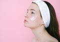 Battle Sunscreen SPF 50 yang Mencerahkan Kulit, Wardah Vs Skin Aqua?