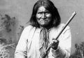 Kisah Kegigihan Geronimo: Suku Asli Amerika yang Terakhir Menyerah Setelah 30 Tahun Melindungi Tanah Leluhur dari Angkatan Darat AS