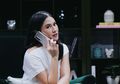 Tinggalkan Galaxy Note, Alasan Dian Sastrowardoyo Pakai Galaxy Z Fold3