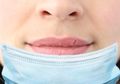 Sering Pakai Masker Bikin Bibir Kering, 5 Bahan Alami Ini Mampu Hilangkan Bibir Pecah-pecah