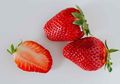 6 Manfaat Strawberry untuk Kecantikan, Bisa Hilangkan Kantung Mata!