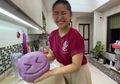 Tak Perlu Gunakan Ijazah! Gadis Cantik yang Lulus Kuliah Ini Pilih Bisnis Jualan Kue Mata Kebo Seorang Diri
