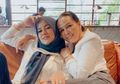 Pantas Langsung Didepak Dari Geng Nikita Mirzani! Kepergok Nyinyiri Olla Ramlan, Giliran Suami Fitri Salhuteru Bak Dibikin Malu Ada Hutang Jutaan ke Aufar Hutapea?: Laki Bini Ngomong Gede