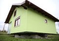 Bukan Wahana Bermain! Pria Lansia Ini Buat Rumah Hijau Bolu Pandan yang Bisa Berputar-putar karena Bosan dengan 'Keluhan' Istrinya