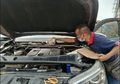 Niatnya Mau Cari Aman Simpan Dana Gelap Sendiri di Kap Mobil Agar Tak Ketahuan Istri, Pria Ini Malah Syok Setengah Mati Begitu 6 Bulan Kemudian Buka Simpanannya