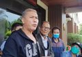 Bak Hidup Bercermin Bangkai! Jonathan Frizzy Muak dengan Tabiat Benny Simanjutak? Damai dengan Dhena Devanka, Sang Paman Bak Emosi Ijonk Cabut Laporan Tanpa Permisi