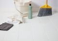 Ini Cara Menggunakan Air Garam untuk Mengusir Cacing dari Kamar Mandi