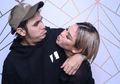 Nikita Mirzani Panas Lihat Ayu Ting Ting Pose Mepet-mepetan dengan Mantan Kekasihnya hingga Sentil di Media Sosial