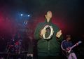 Tamborin Liam Gallagher yang Dipake Pas Rekaman 'Wonderwall' Oasis Terjual di Lelang